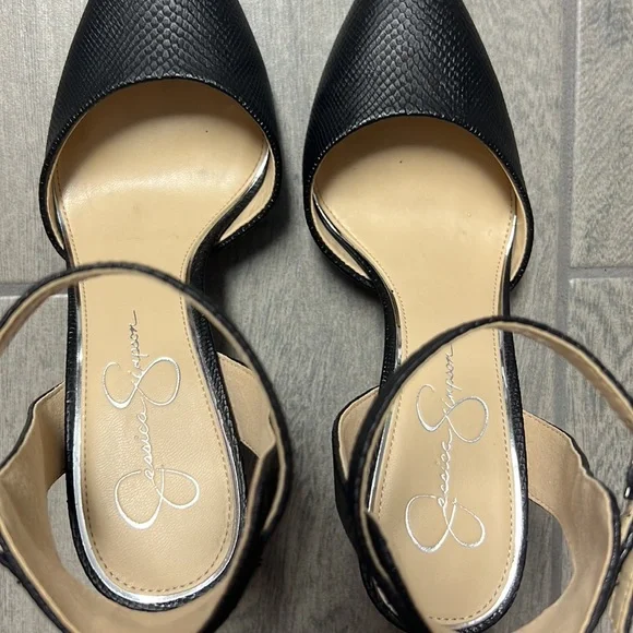 Size 9M Jessica Simpson black stilettos. - Picture 6 of 6